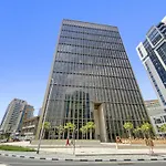 Vayk - Lovingly Styled Elegant 2 Bd Apartment In Business Bay